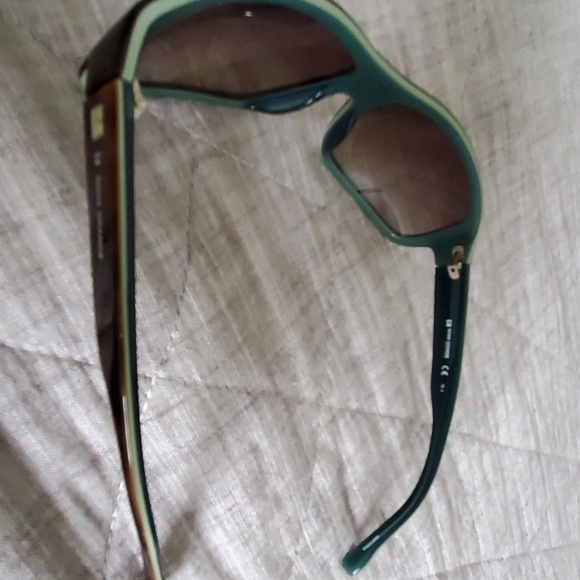 Hugo Boss - Picture 3 of 4